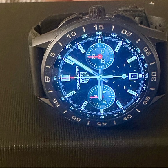 TAG HEUER CONNECTED
CALIBRE E3 45MM
45 mm, Titanium
SBG8A80.BT6221 - Picture 3 of 10